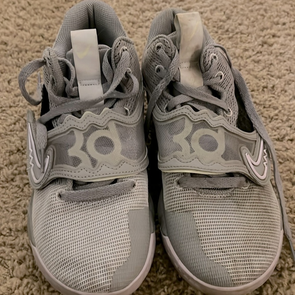Nike Kd (Kevin Durant) Trey 5 size 7.5